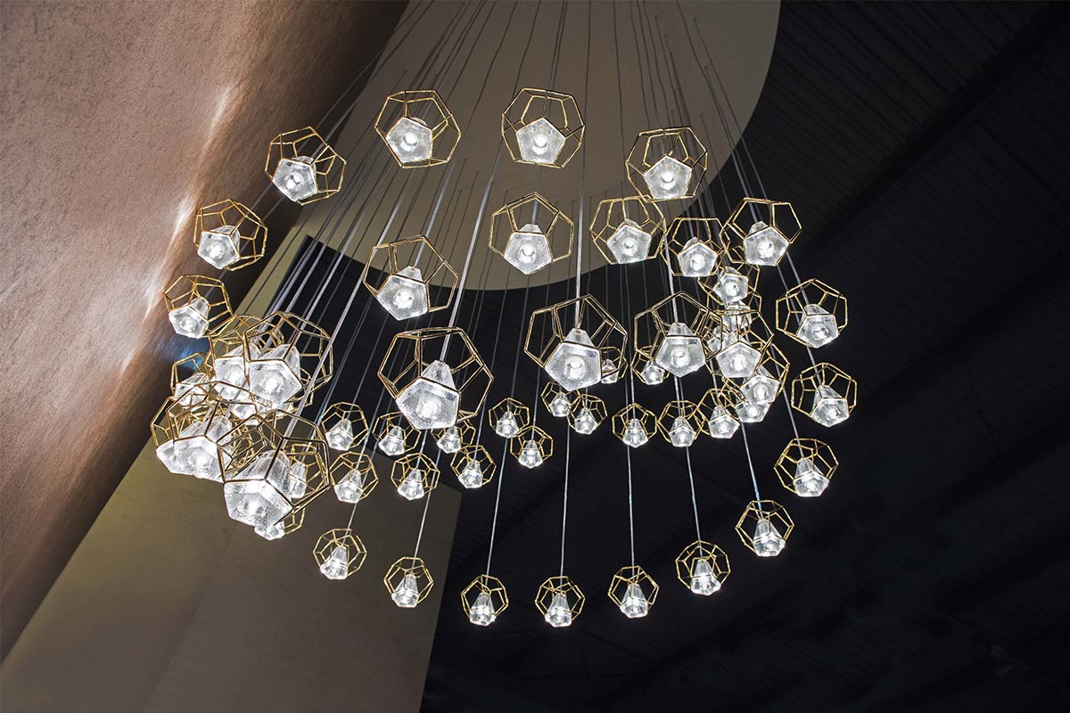 Lampadari per illuminare un hotel: Incanto della collezione Sergio Marchetti